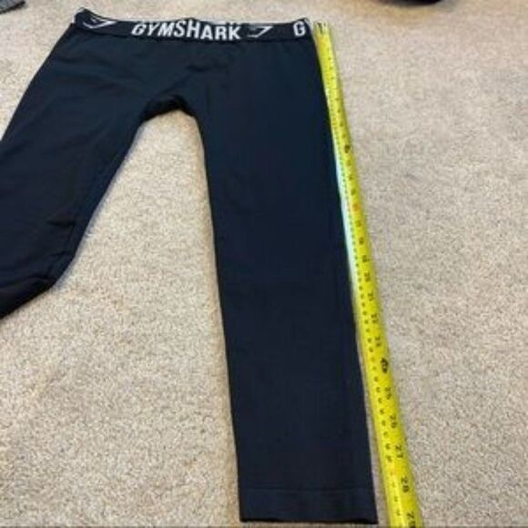 Gymshark black Capri leggings size medium - Picture 7 of 7